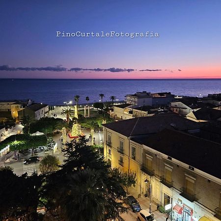 Hotel Mediterraneo โรเชลลา ยอนีกา ภายนอก รูปภาพ