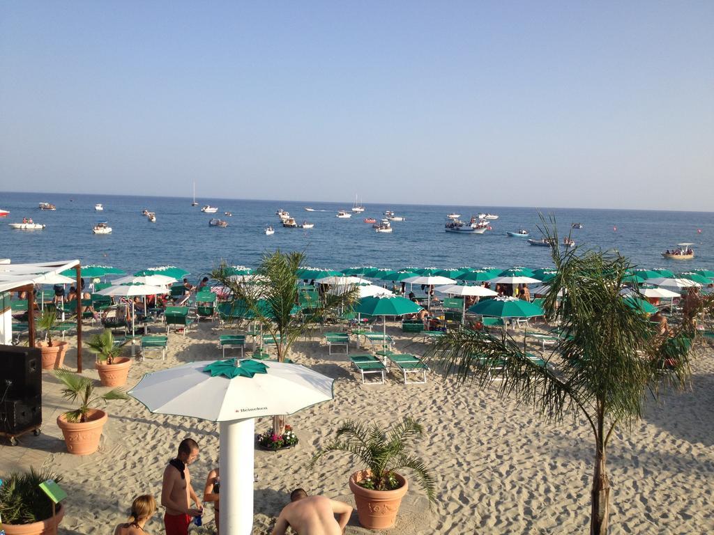 Hotel Mediterraneo โรเชลลา ยอนีกา ภายนอก รูปภาพ