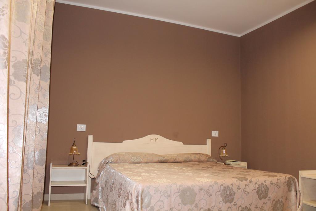 Hotel Mediterraneo โรเชลลา ยอนีกา ภายนอก รูปภาพ