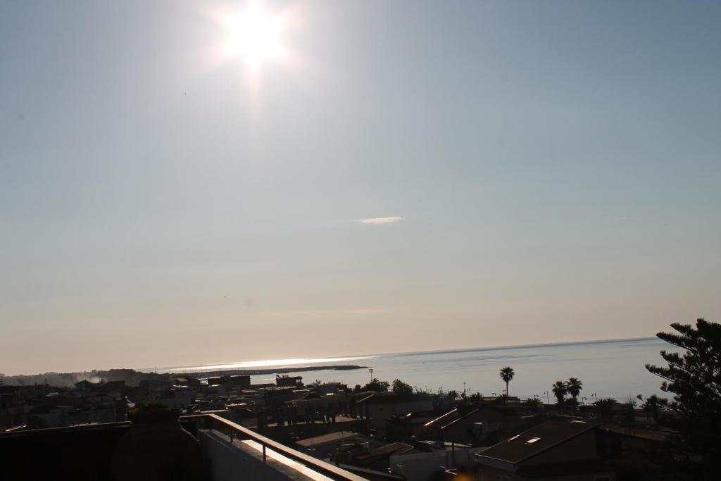 Hotel Mediterraneo โรเชลลา ยอนีกา ภายนอก รูปภาพ