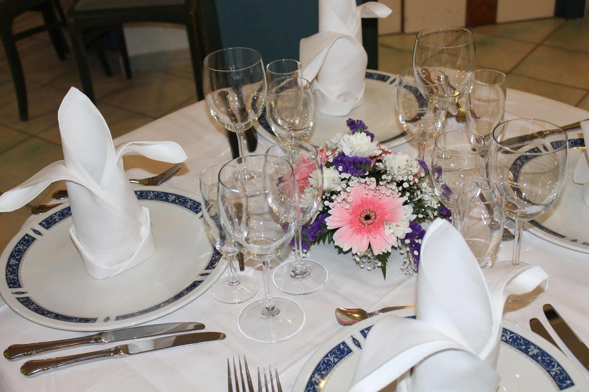 Hotel Mediterraneo โรเชลลา ยอนีกา ภายนอก รูปภาพ